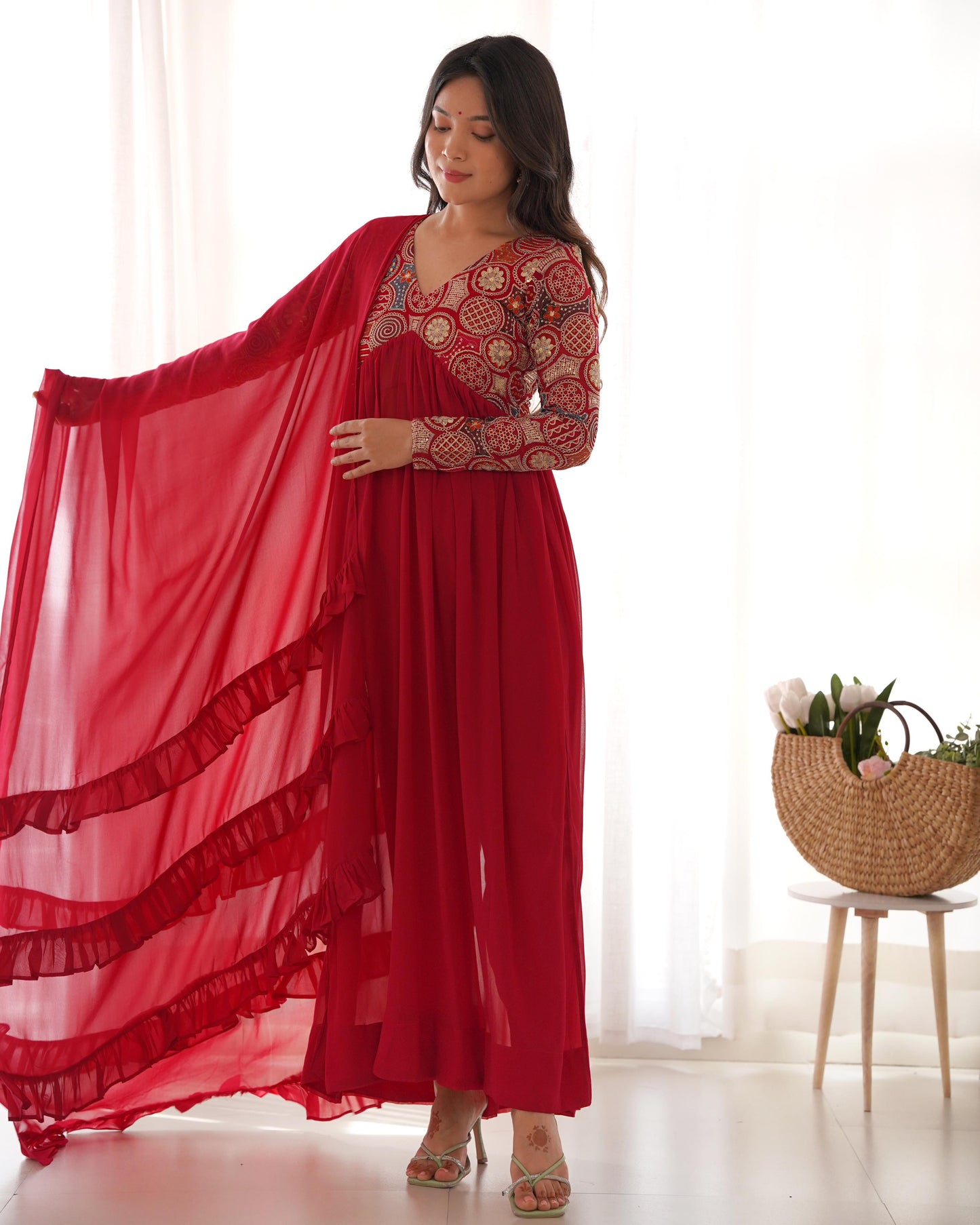 NEW NAIRA,ALIA CUT FIT EMBROIDERY KURTA WITH DUPPTA SET