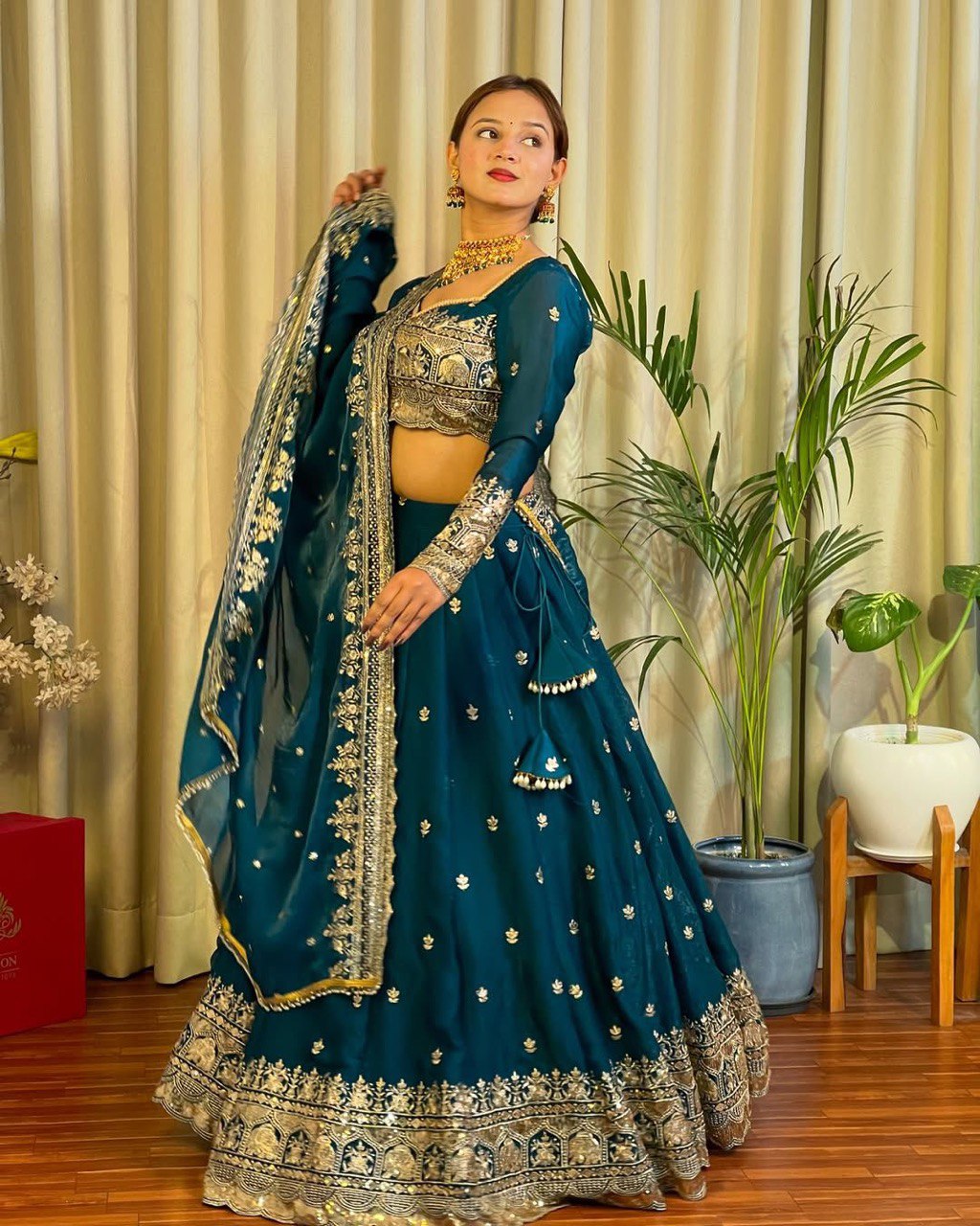 NOW TRENDING WEDDING ESPECIAL LEHENGA SET