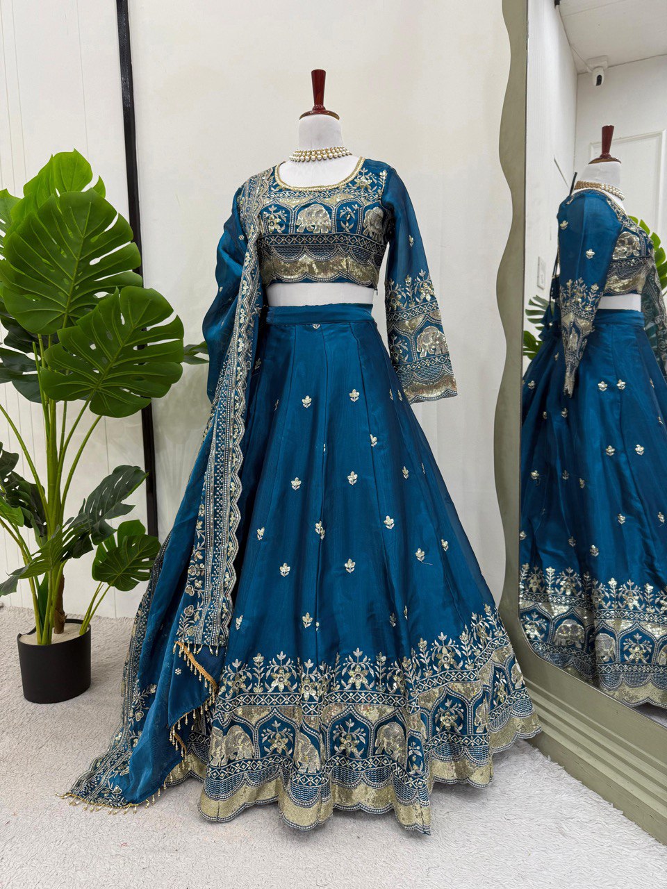 NOW TRENDING WEDDING ESPECIAL LEHENGA SET