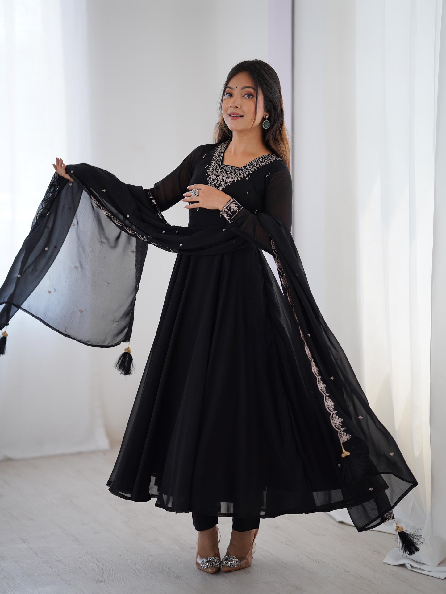 New beautiful Heavy Anarkali Suit
