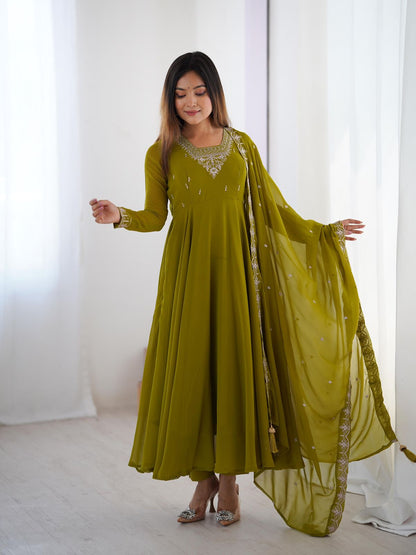 New beautiful Heavy Anarkali Suit