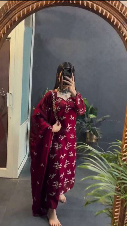 New Beautiful Suit With Dupatta